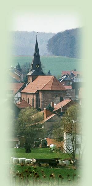 St. Matthäus-Kirche Bodensee 21.04.13 - Blick vom Wirtschaftsweg (Ende Speckenstraße)