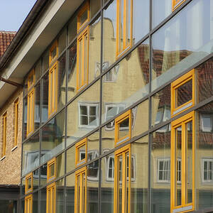 Glasfront am Haus des Priesterseminars